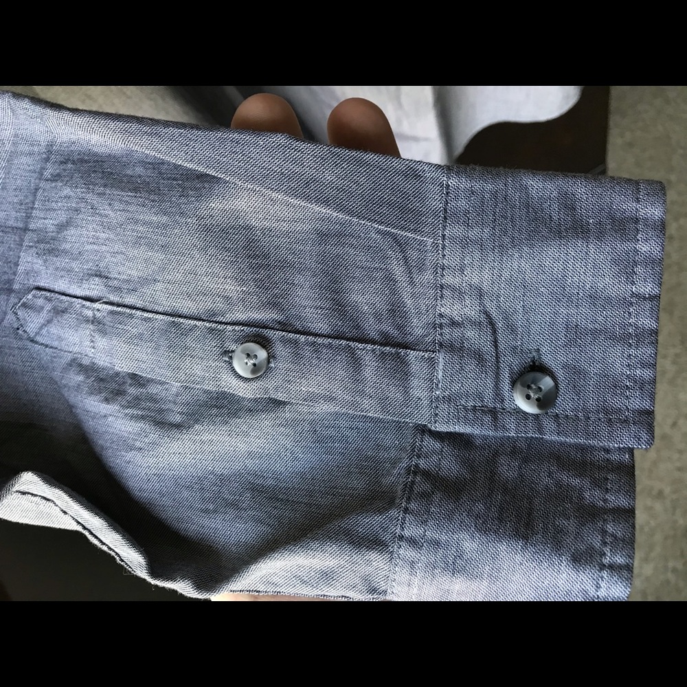 Nice button down - Picture 5 of 7